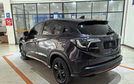 Honda Vezel, 2022 год, 1 812 000 рублей, 6 фотография