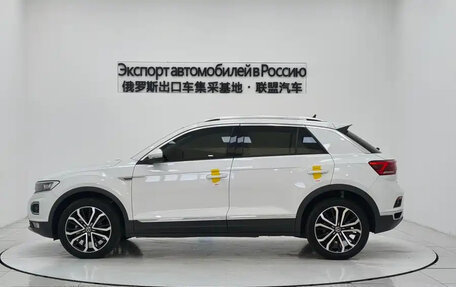 Volkswagen T-Roc I, 2022 год, 2 010 000 рублей, 6 фотография