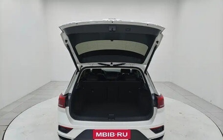 Volkswagen T-Roc I, 2022 год, 2 010 000 рублей, 12 фотография