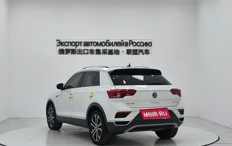 Volkswagen T-Roc I, 2022 год, 2 010 000 рублей, 4 фотография