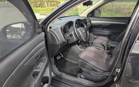 Mitsubishi Outlander III рестайлинг 3, 2013 год, 1 425 000 рублей, 6 фотография