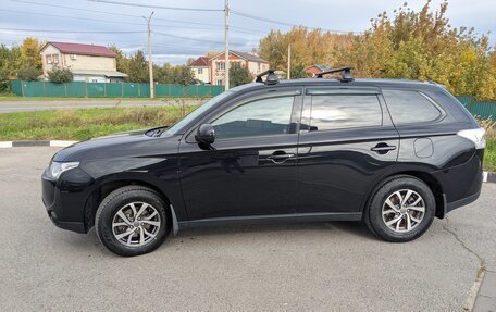 Mitsubishi Outlander III рестайлинг 3, 2013 год, 1 425 000 рублей, 4 фотография