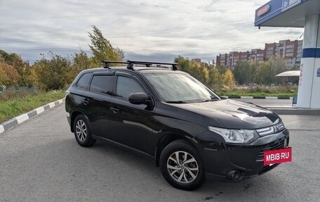 Mitsubishi Outlander III рестайлинг 3, 2013 год, 1 425 000 рублей, 2 фотография