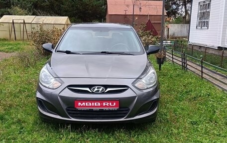 Hyundai Solaris II рестайлинг, 2013 год, 650 000 рублей, 1 фотография