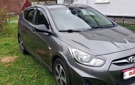 Hyundai Solaris II рестайлинг, 2013 год, 650 000 рублей, 3 фотография