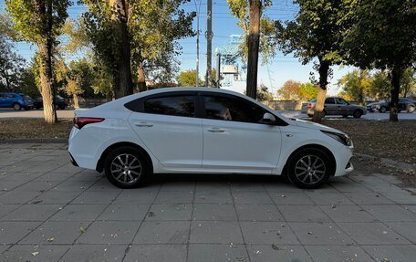 Hyundai Solaris II рестайлинг, 2018 год, 1 390 000 рублей, 8 фотография