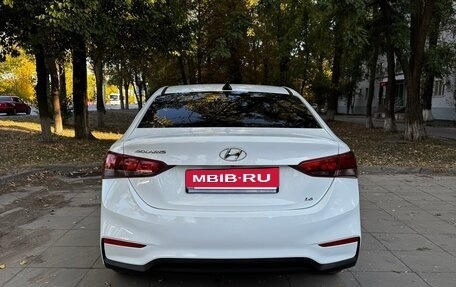 Hyundai Solaris II рестайлинг, 2018 год, 1 390 000 рублей, 6 фотография