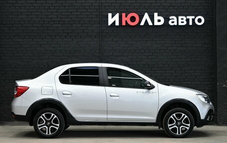 Renault Logan II, 2018 год, 1 100 000 рублей, 9 фотография