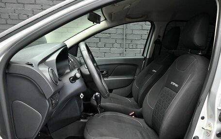 Renault Logan II, 2018 год, 1 100 000 рублей, 10 фотография