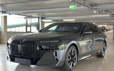 BMW 7 серия, 2023 год, 7 850 000 рублей, 2 фотография