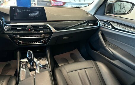 BMW 5 серия, 2017 год, 3 399 900 рублей, 15 фотография