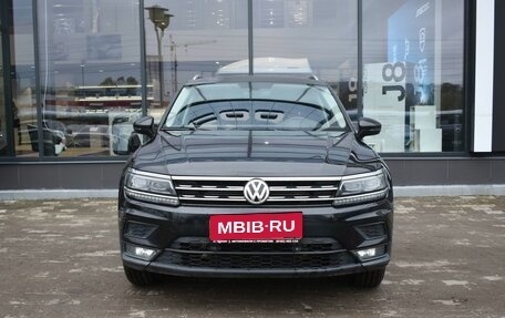 Volkswagen Tiguan II, 2018 год, 2 705 000 рублей, 2 фотография