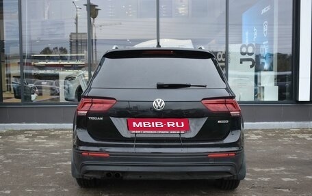 Volkswagen Tiguan II, 2018 год, 2 705 000 рублей, 6 фотография