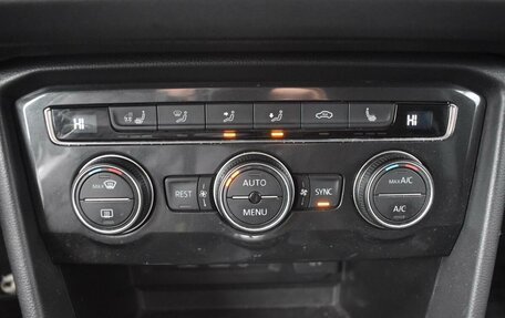 Volkswagen Tiguan II, 2018 год, 2 705 000 рублей, 15 фотография
