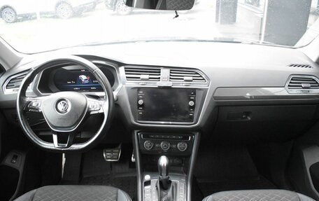 Volkswagen Tiguan II, 2018 год, 2 705 000 рублей, 12 фотография