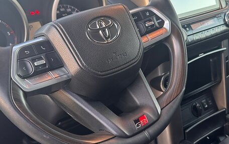 Toyota Land Cruiser Prado 150 рестайлинг 2, 2011 год, 2 950 000 рублей, 10 фотография