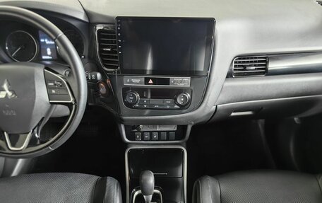 Mitsubishi Outlander III рестайлинг 3, 2019 год, 2 349 000 рублей, 12 фотография