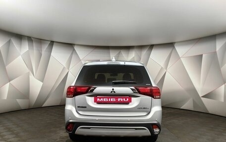Mitsubishi Outlander III рестайлинг 3, 2019 год, 2 349 000 рублей, 8 фотография