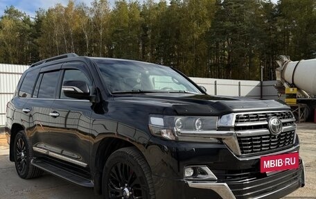 Toyota Land Cruiser 200, 2020 год, 9 000 000 рублей, 2 фотография