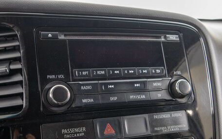 Mitsubishi Outlander III рестайлинг 3, 2013 год, 1 299 000 рублей, 16 фотография