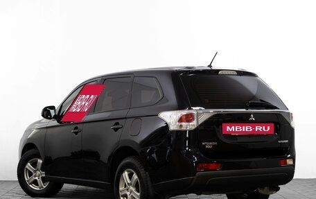 Mitsubishi Outlander III рестайлинг 3, 2013 год, 1 299 000 рублей, 5 фотография