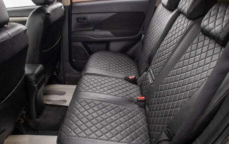 Mitsubishi Outlander III рестайлинг 3, 2013 год, 1 299 000 рублей, 22 фотография