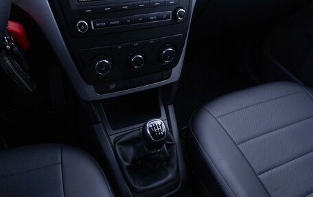 Skoda Yeti I рестайлинг, 2014 год, 1 019 000 рублей, 17 фотография