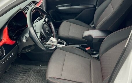KIA Rio IV, 2021 год, 1 590 000 рублей, 13 фотография