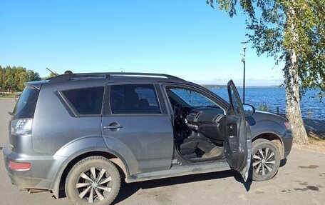 Mitsubishi Outlander III рестайлинг 3, 2011 год, 1 050 000 рублей, 3 фотография