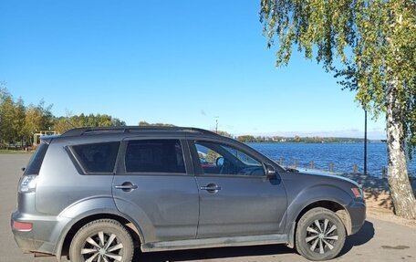 Mitsubishi Outlander III рестайлинг 3, 2011 год, 1 050 000 рублей, 6 фотография
