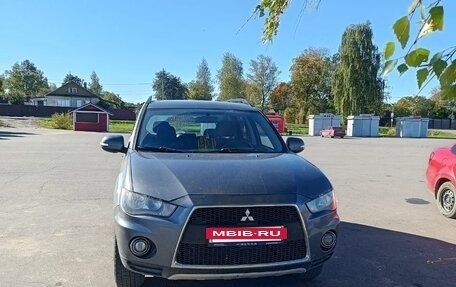 Mitsubishi Outlander III рестайлинг 3, 2011 год, 1 050 000 рублей, 5 фотография