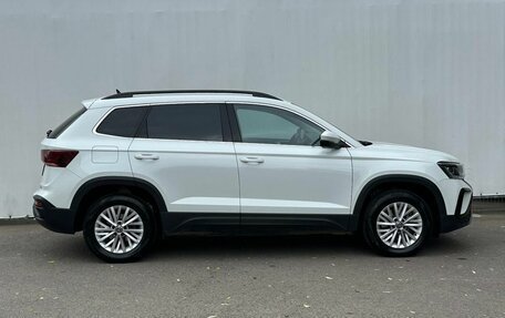 Volkswagen Taos, 2022 год, 2 700 000 рублей, 4 фотография