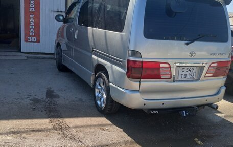 Toyota Grand HiAce I, 2000 год, 1 250 000 рублей, 3 фотография