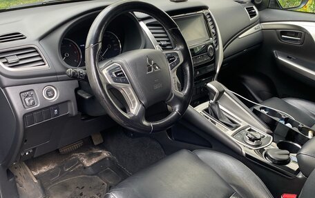 Mitsubishi Pajero Sport III рестайлинг, 2019 год, 2 500 000 рублей, 9 фотография