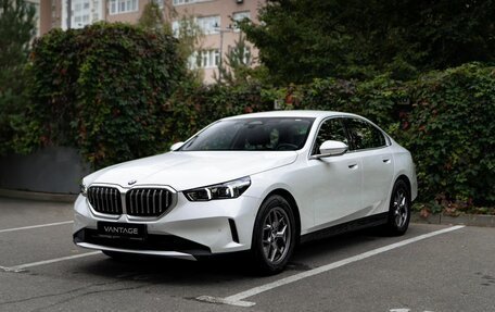BMW 5 серия, 2024 год, 7 424 000 рублей, 2 фотография