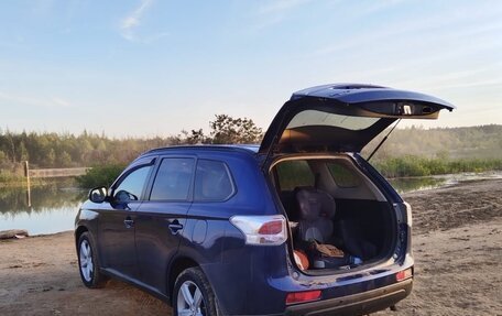 Mitsubishi Outlander III рестайлинг 3, 2013 год, 1 450 000 рублей, 3 фотография
