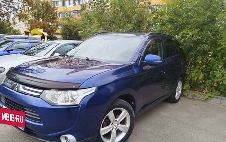 Mitsubishi Outlander III рестайлинг 3, 2013 год, 1 450 000 рублей, 6 фотография