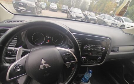Mitsubishi Outlander III рестайлинг 3, 2013 год, 1 450 000 рублей, 13 фотография