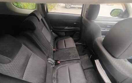 Mitsubishi Outlander III рестайлинг 3, 2013 год, 1 450 000 рублей, 9 фотография