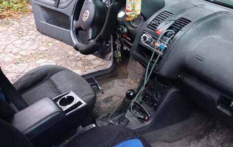 Volkswagen Polo III рестайлинг, 2001 год, 150 000 рублей, 16 фотография