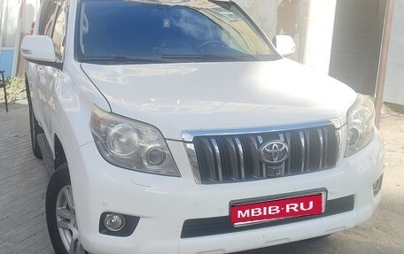 Toyota Land Cruiser Prado 150 рестайлинг 2, 2011 год, 3 400 000 рублей, 1 фотография