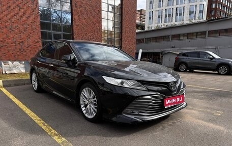 Toyota Camry, 2019 год, 2 385 000 рублей, 1 фотография