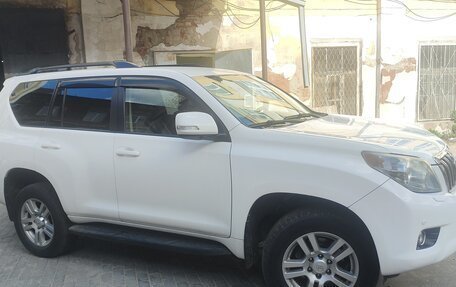 Toyota Land Cruiser Prado 150 рестайлинг 2, 2011 год, 3 400 000 рублей, 2 фотография