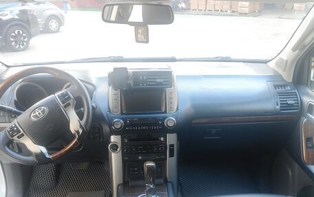 Toyota Land Cruiser Prado 150 рестайлинг 2, 2011 год, 3 400 000 рублей, 7 фотография