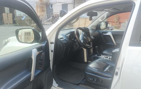 Toyota Land Cruiser Prado 150 рестайлинг 2, 2011 год, 3 400 000 рублей, 5 фотография