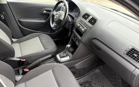 Volkswagen Polo VI (EU Market), 2012 год, 900 000 рублей, 14 фотография