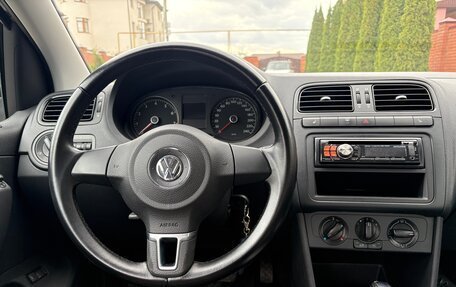 Volkswagen Polo VI (EU Market), 2012 год, 900 000 рублей, 19 фотография