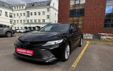 Toyota Camry, 2019 год, 2 385 000 рублей, 2 фотография