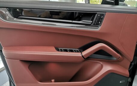 Porsche Cayenne III, 2025 год, 20 940 000 рублей, 23 фотография