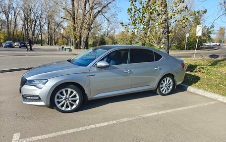Skoda Superb III рестайлинг, 2019 год, 2 900 000 рублей, 2 фотография